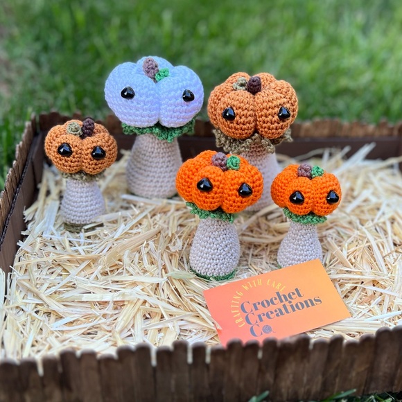 Fall Pumpkin Décor *medium size* HANDMADE by me, fall décor, Halloween décor - Picture 4 of 5